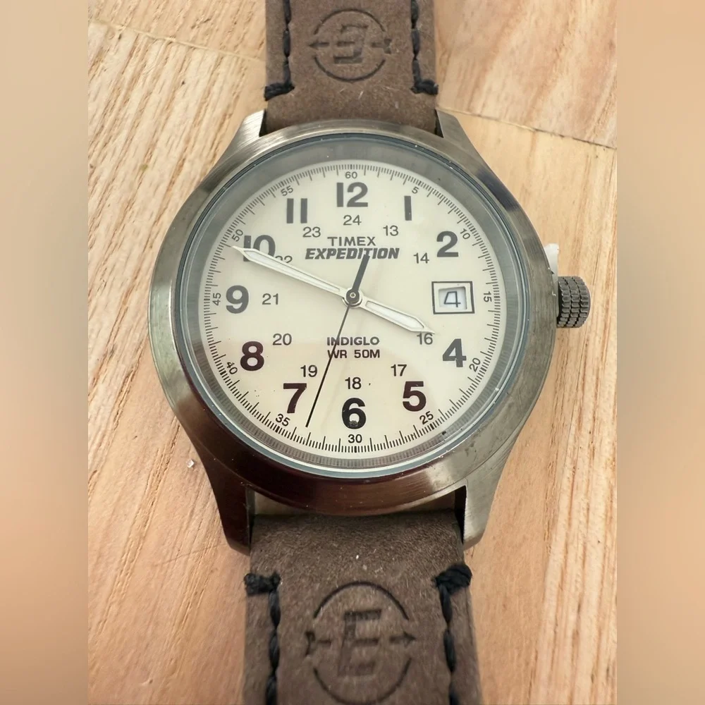 Timex expedition men’s brown leather casual field watch NEW BATTERY